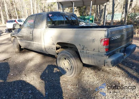 2001 Dodge Ram 1500 St из США, поврежденный, VIN 3B7HC13Y81G816677